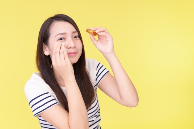 寝不足で目が充血するのは、なぜ？