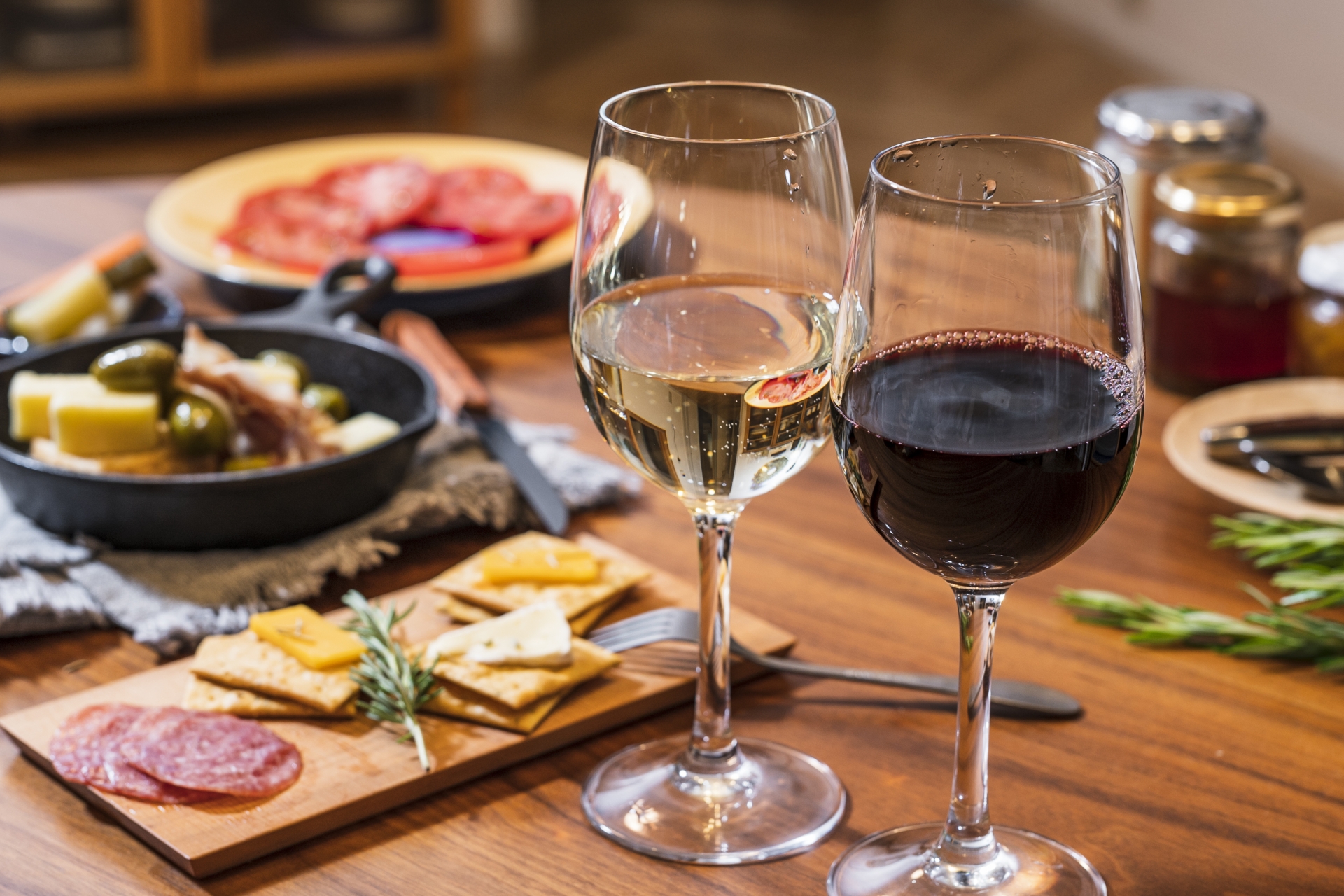 その飲酒習慣、緑内障リスクはどれくらい？研究論文をもとに解説