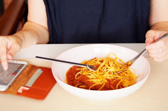 スマホで起こる脳の疲れ。「脳疲労」をデジタルデトックスで解消しよう！