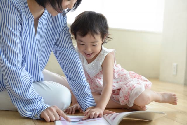 読み聞かせで子どもの心と絆を育む。気をつけたい3つのポイントも紹介