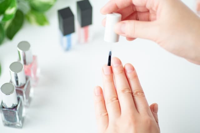 指先から心をポジティブに！ネイルがもたらす心理的効果を解説